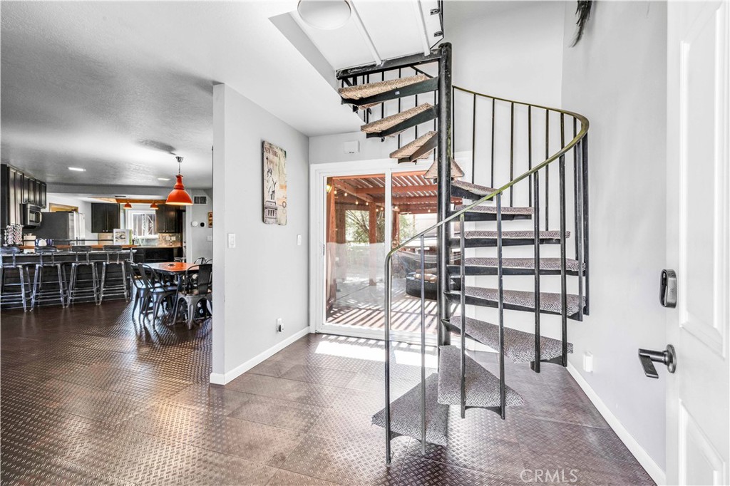 6888 Sunnyhill Road