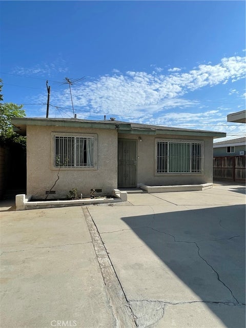 Photo of 36 W 49th Street, Long Beach, CA 90805 (MLS # PW26222724)