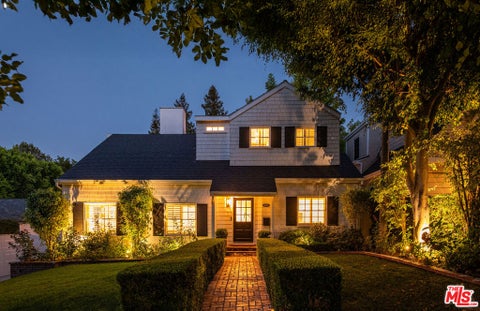 Photo of 14030 Roblar Road, Los Angeles, CA 91423 (MLS # 26874197)