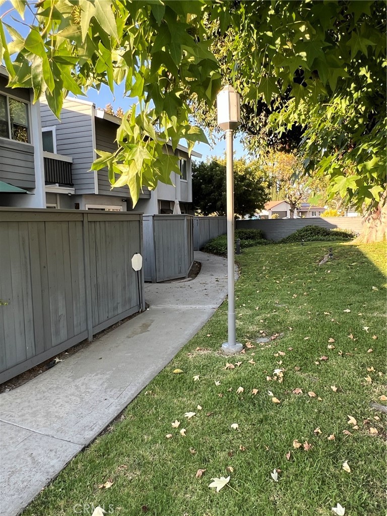 Wonderful 3 bed, 2.5 bathroom home in the heart of Costa Mesa! Bathrooms and kitchen have been updated and there is laminate flooring throughout the home. Other stellar features include: inside laundry room, 2 car attached garage, private, fenced patio area, sliding glass doors from the primary bedroom to a balcony area, an atrium on one end of the living room. The location is central to many amenities: shopping and dining at South Coast Plaza and The Lab, The OC Fair, beaches, freeways. The Brookview Community has pools, tennis courts and a clubhouse for resident use.
