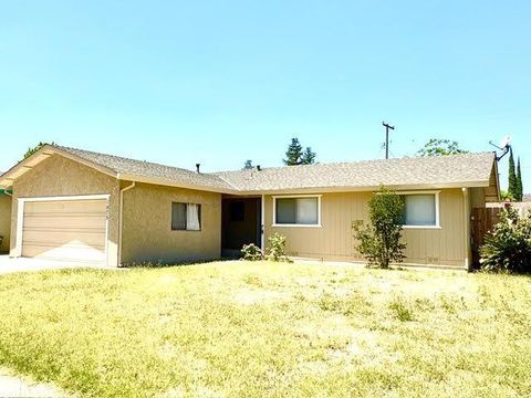 Photo of 1975 Rohrer Drive, Turlock, CA 95382 (MLS # ML82049191)