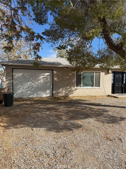 Photo of 9047 10th Ave Ave, Hesperia, CA 92345 (MLS # CV25259992)