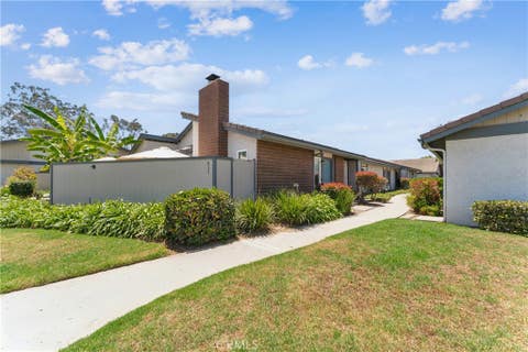 Tiny photo for 637 Holly AVE, Oxnard, CA 93036 (MLS # BB26156382)