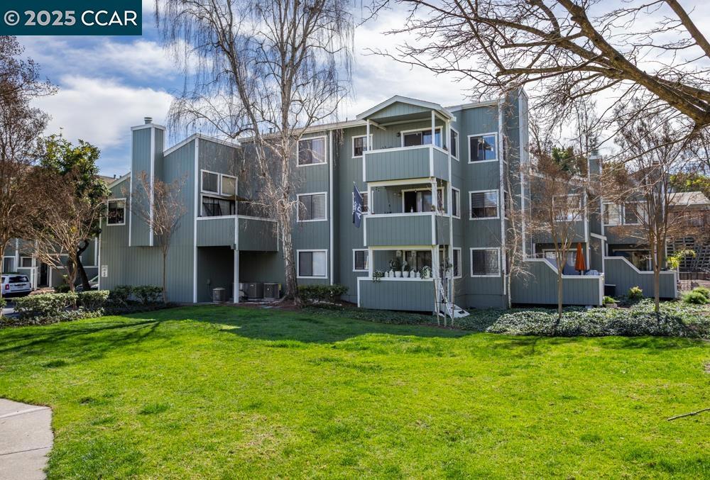 MAYWOOD VILLAGE - Residential