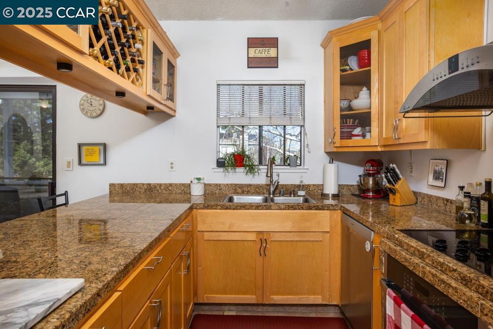 MAYWOOD VILLAGE - Residential