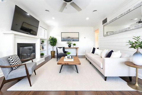 Photo of 1338 Thais Lane Ln, Hayward, CA 94544 (MLS # 41128387)