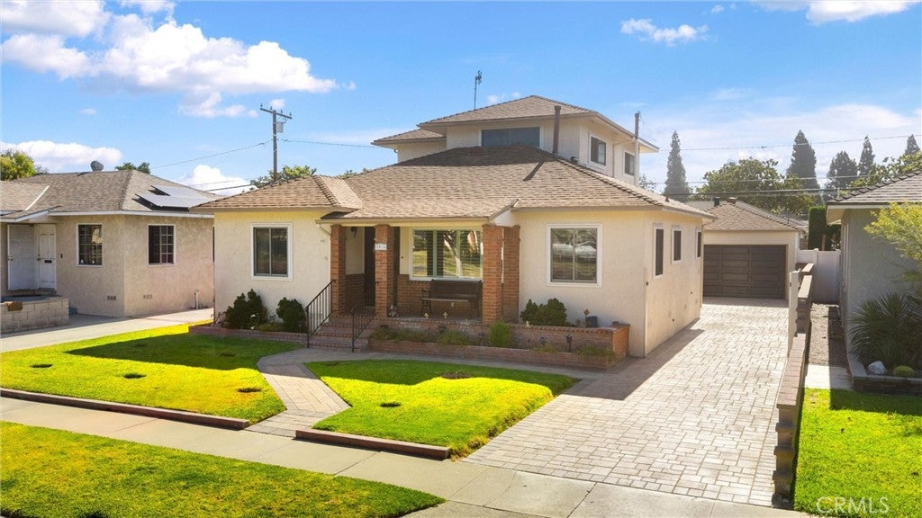 5018 Bellflower Boulevard