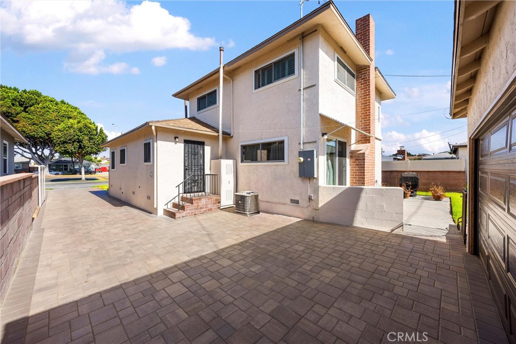 5018 Bellflower Boulevard