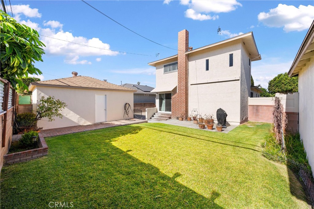 5018 Bellflower Boulevard