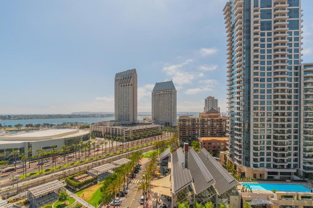 510 1st Ave 1504
