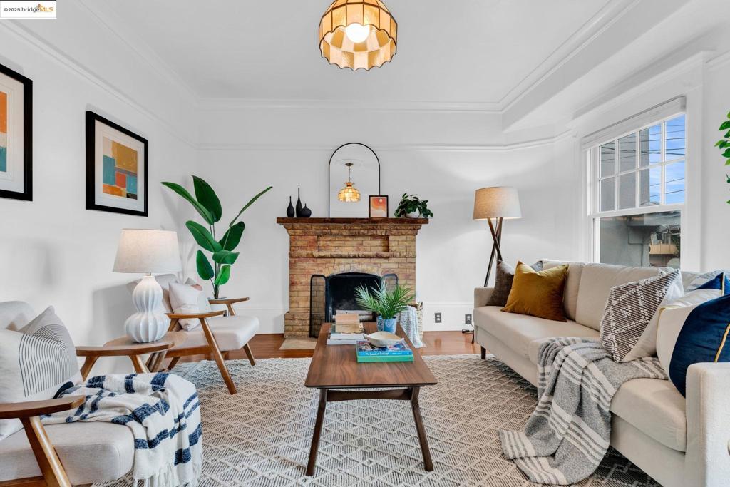 CLINTON - Residential