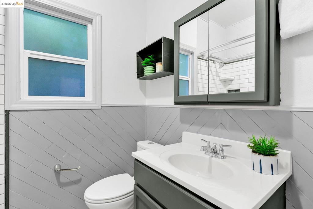 CLINTON - Residential