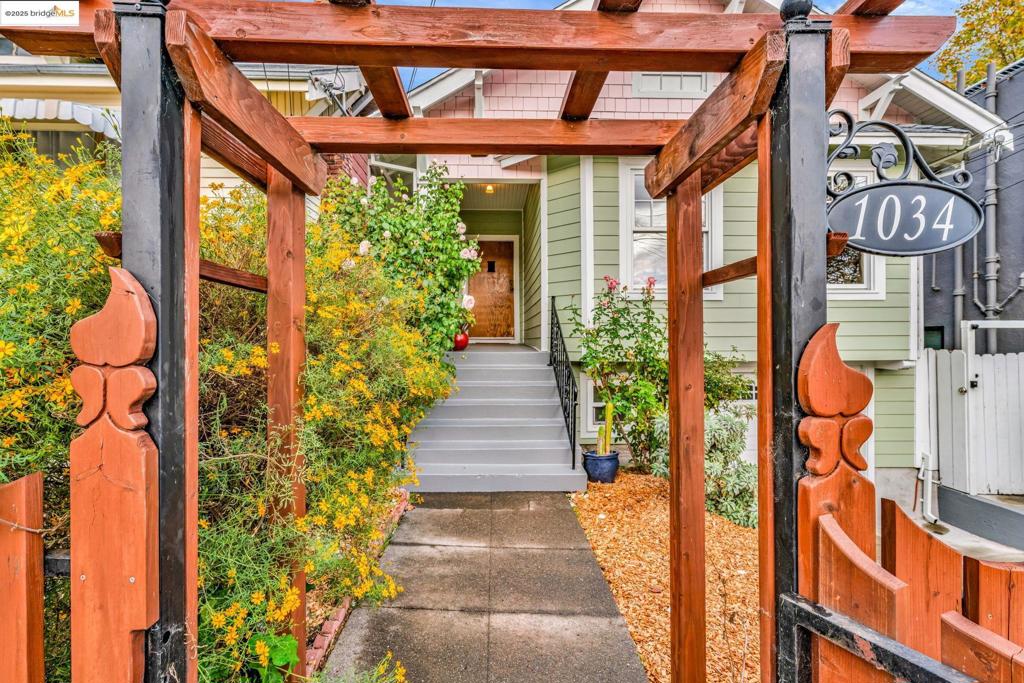 CLINTON - Residential