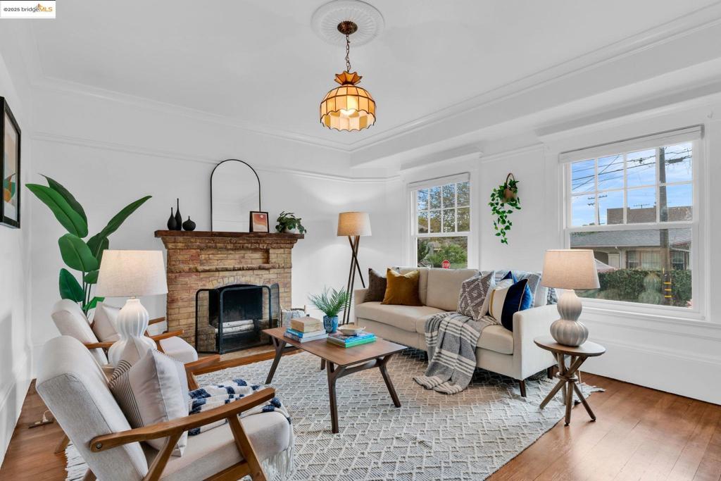 CLINTON - Residential