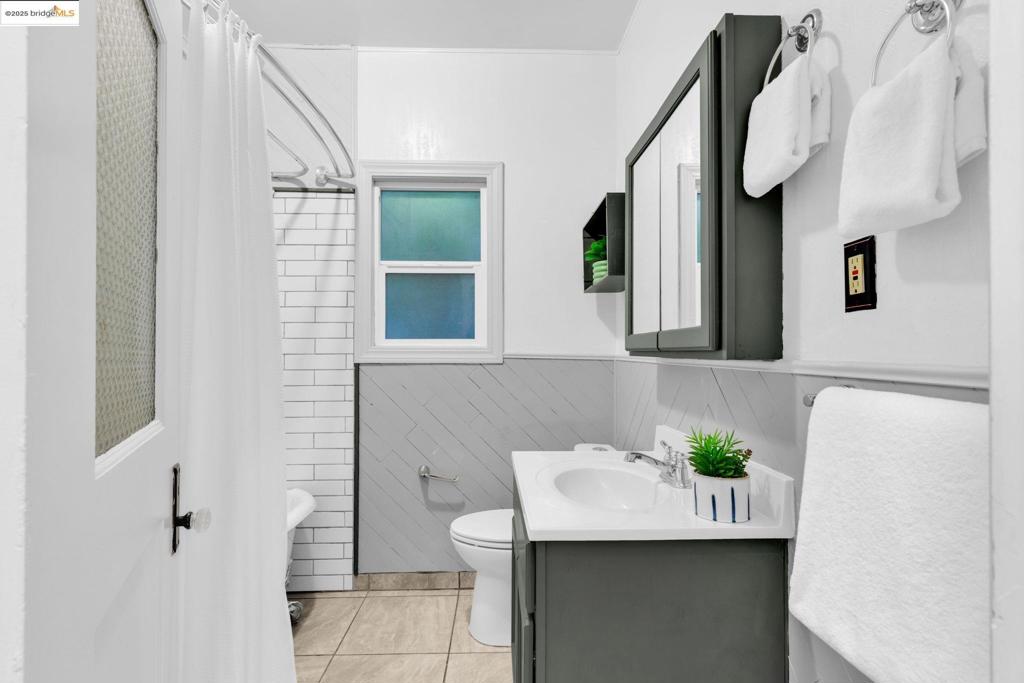 CLINTON - Residential