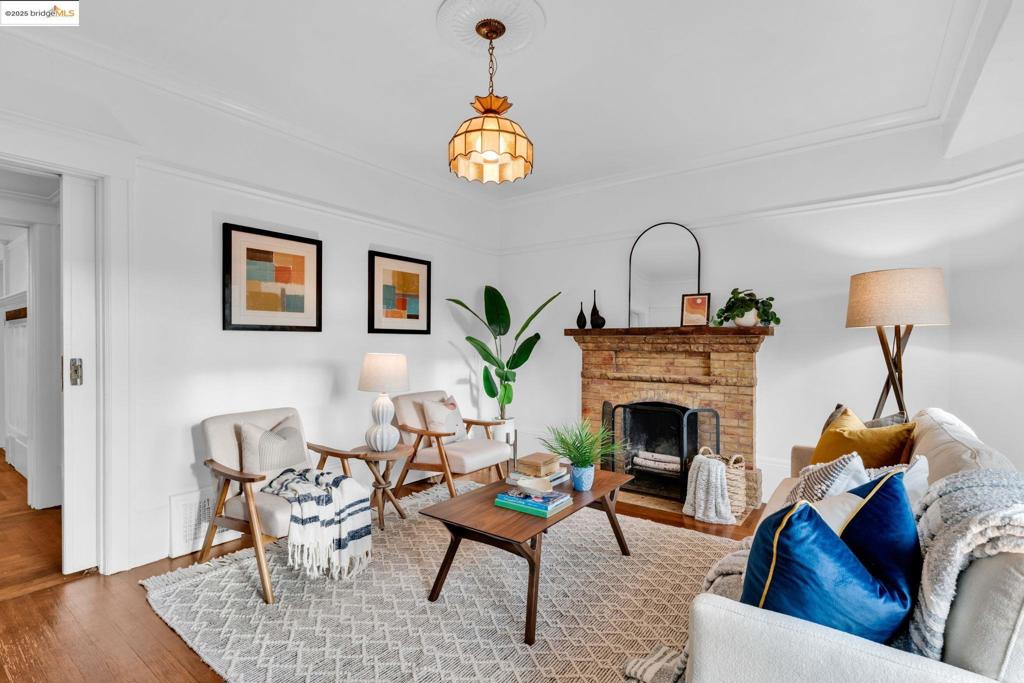 CLINTON - Residential