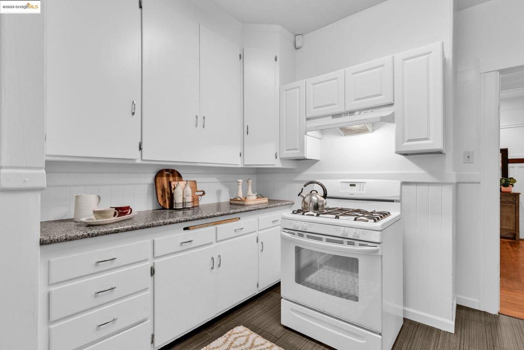 CLINTON - Residential