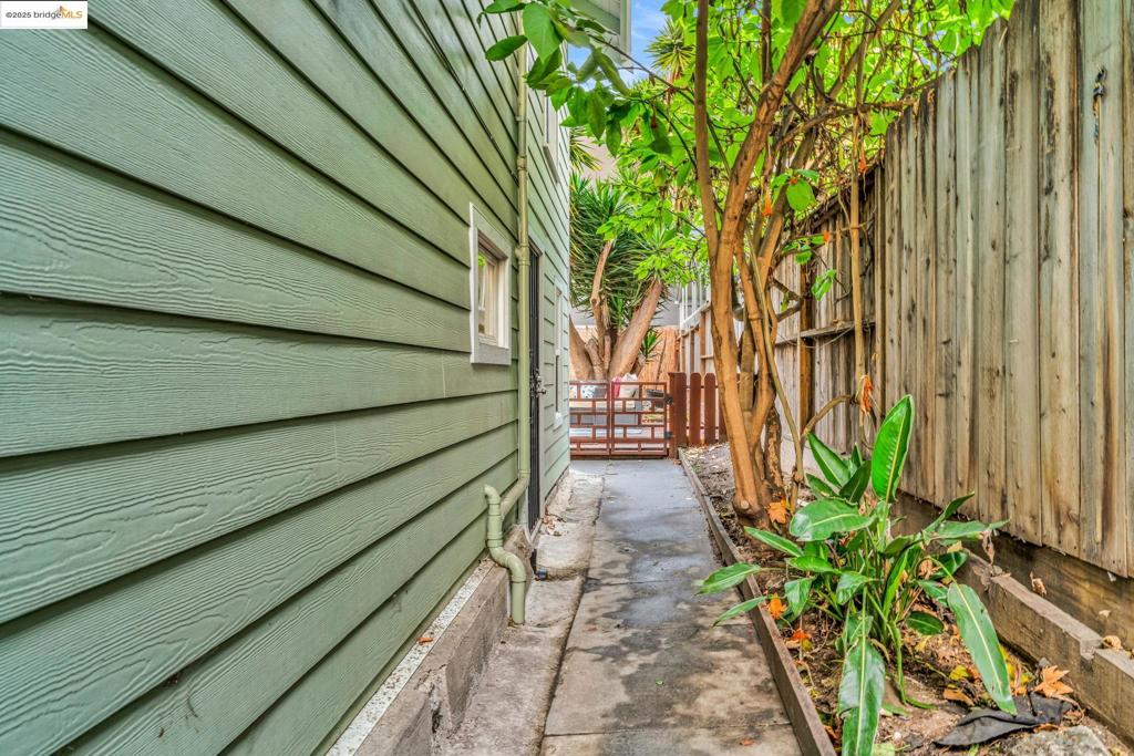 CLINTON - Residential