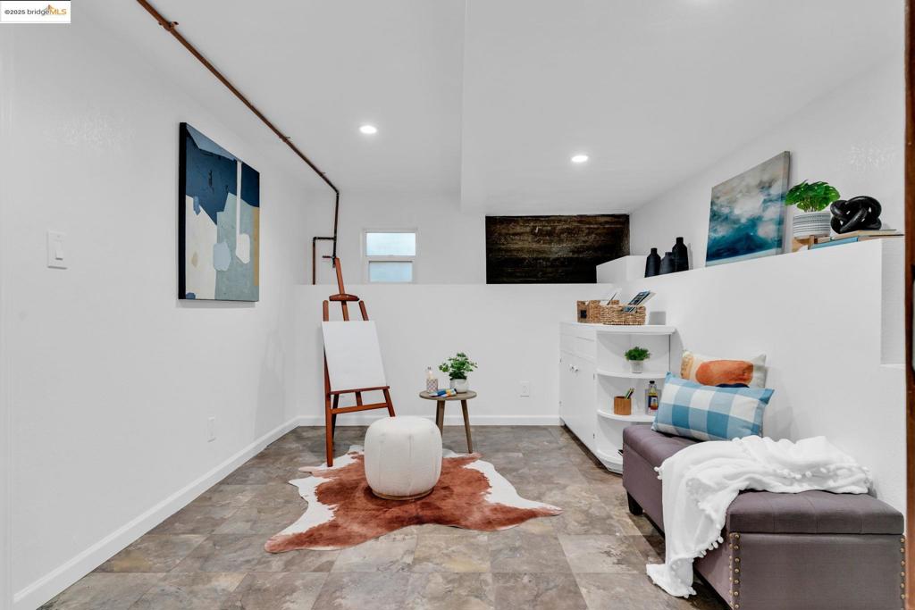 CLINTON - Residential