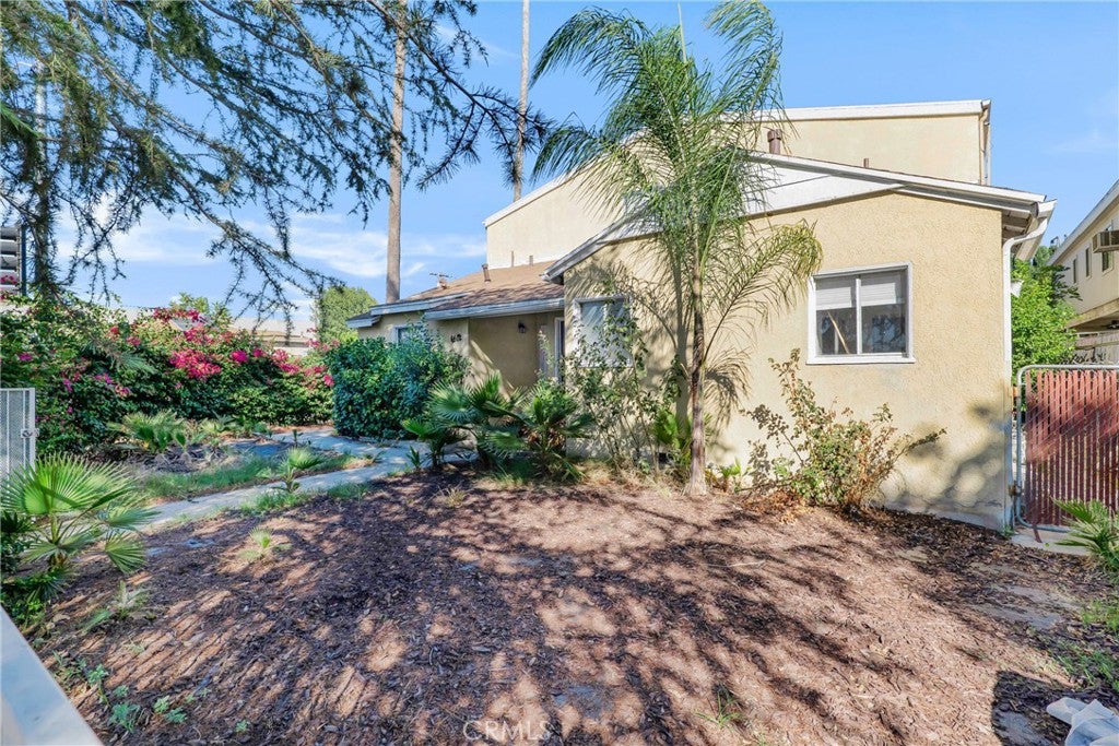 6512 Balboa Boulevard