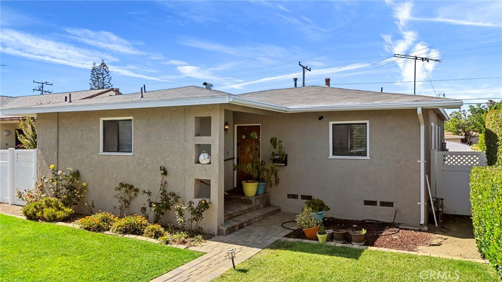 Charming 3 bedroom/ 2 bath Oasis in Torrance – Your Ideal Rental Home Awaits!
Welcome to 4103 Artesia Blvd, a delightful haven in the heart of Torrance that perfectly combines comfort, convenience, and charm. This upcoming rental property is not just a house but a lifestyle destination designed to cater to all your needs.
Property Features:
•Ample Parking & Storage: Benefit from a versatile and accessible parking via back alley, providing secure parking for your vehicles, plus extra space for your boat or RV.
•Outdoor Paradise: Revel in the serene ambiance of a beautifully landscaped backyard. Adorned with gorgeous pavers, a manicured lawn, and a mix of cement block and elegant PVC vinyl fencing, this space offers the perfect setting for relaxation or entertaining guests under the California sun.
•Inviting Interior: Step into a welcoming home with an open and airy floor plan. The kitchen comes equipped with tile countertops and abundant storage, catering to all your culinary endeavors. A full bathroom featuring both a tub and a shower completes the package.
•Prime Location: Situated steps away from the best shopping, dining, and entertainment options Torrance has to offer, you'll enjoy convenient access to everything you need. Plus, with the 405 freeway just seconds away, exploring all of Southern California's natural wonders becomes a breeze.
Don't miss your chance to call this beautiful property home. Experience the blend of tranquility and city living that makes 4103 Artesia Blvd your perfect rental choice. Schedule a viewing today to truly appreciate all that this lovely home has to offer.