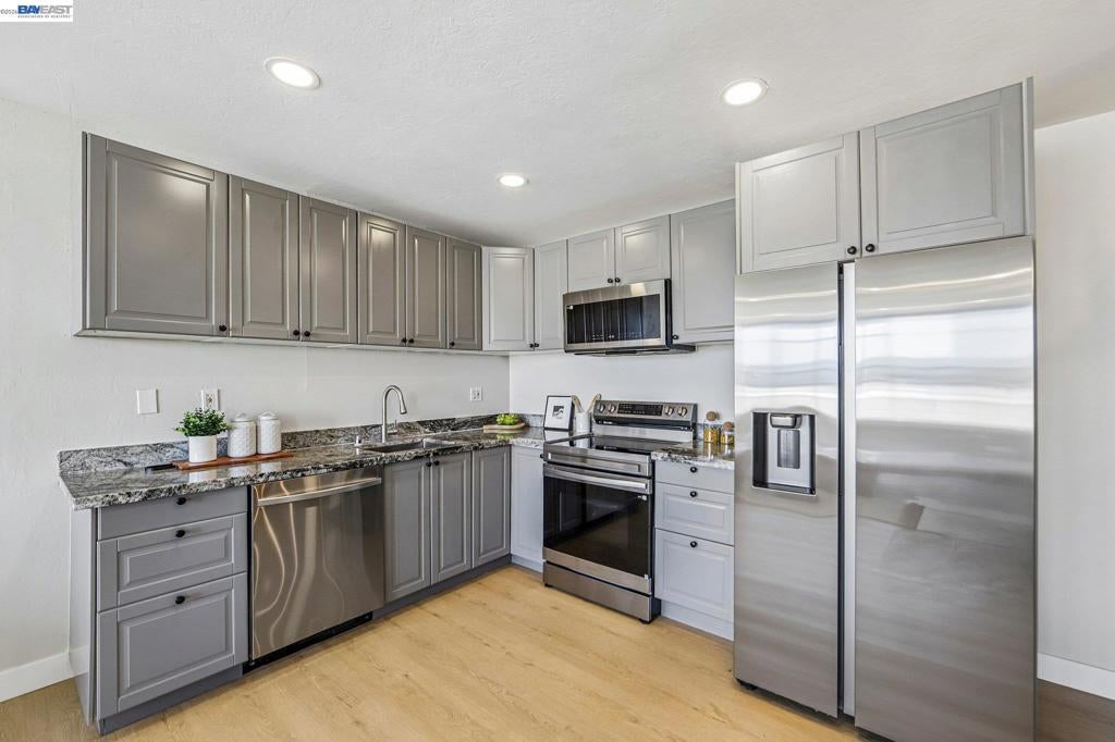 2655 Edison St 204