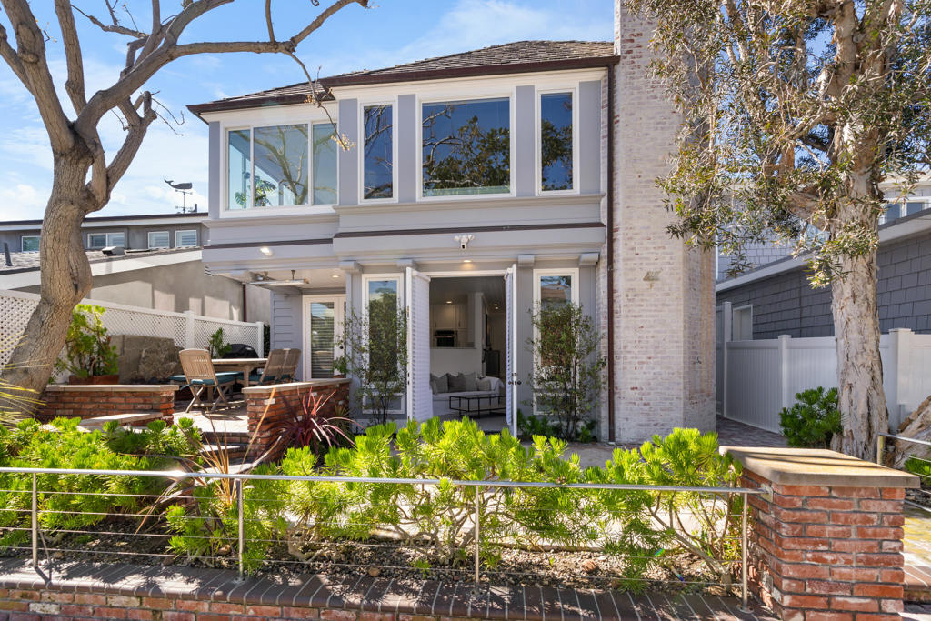 2117 Miramar Drive