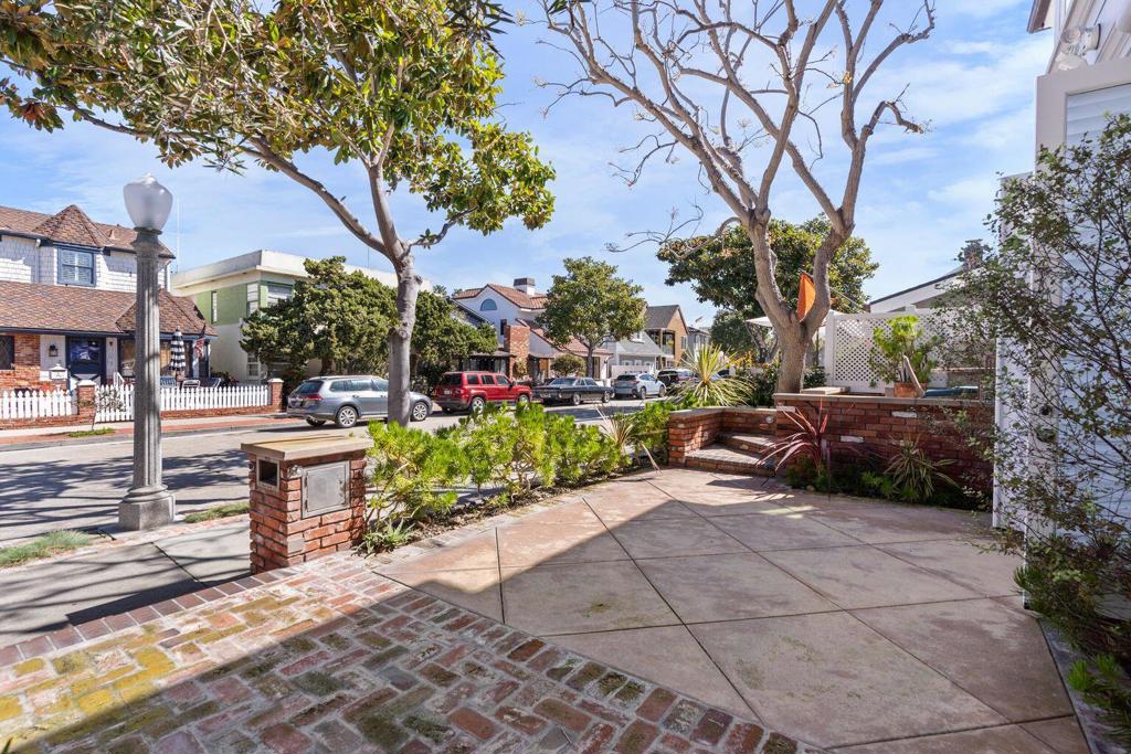 2117 Miramar Drive