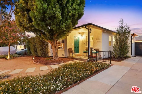 Photo of 7870 Truxton Avenue, Los Angeles, CA 90045 (MLS # 26836761)