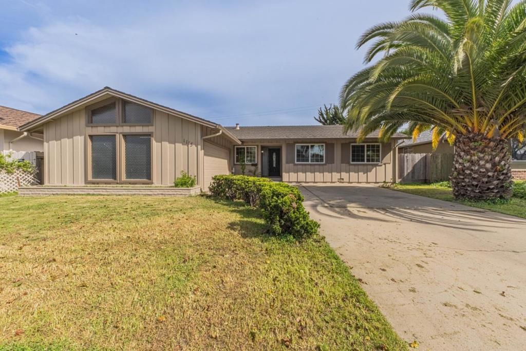 Photo of 1115 San Angelo Drive, Salinas, CA 93901 (MLS # ML82038652)