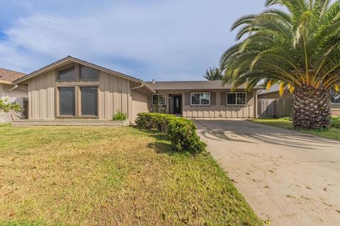 Photo of 1115 San Angelo Drive, Salinas, CA 93901 (MLS # ML82038652)