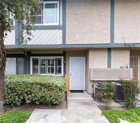 Photo of 529 W 9th ST, Upland, CA 91786 (MLS # DW26166692)