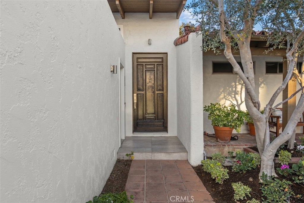 2021 Avenida Chico