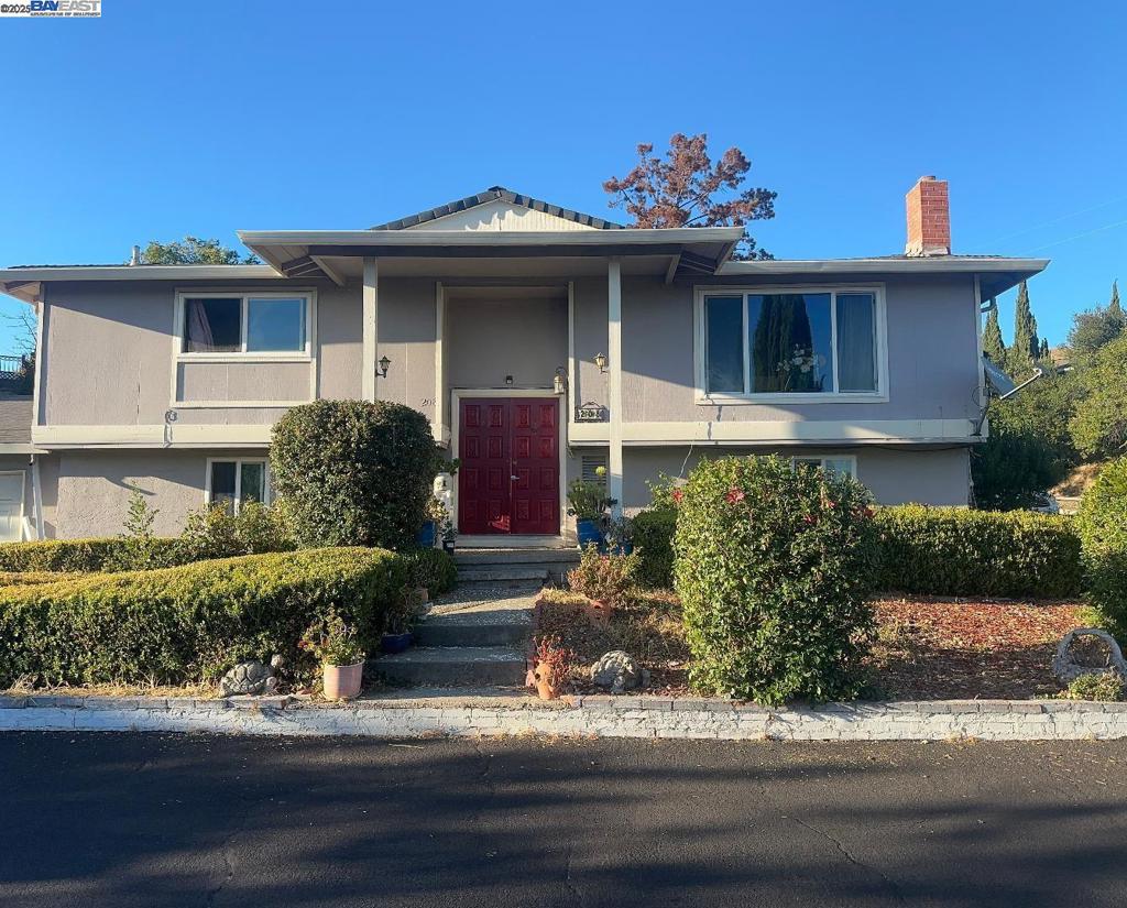 LOCATION, LOCATION, LOCATION. Located in one of Union City’s most desirable neighborhoods. This is your opportunity to own in Seven Hills and Mission Peak Foothills neighborhood. Featuring: 3-bedroom 1 bathroom upstairs + kitchen. 3 Bedrooms 1 bathroom downstairs + kitchen. Approx. 1900 sf 2 car garage, with extra-parking spaces.