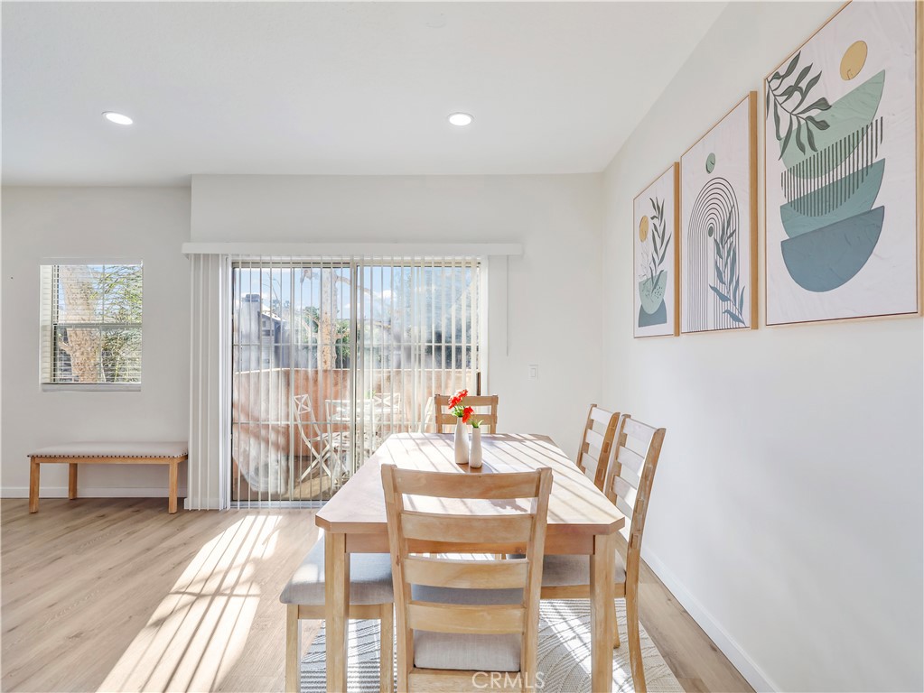 7320 Balboa Boulevard