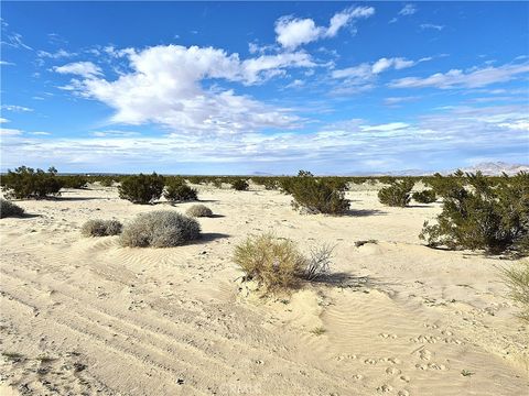 Photo of 1 Mesa Drive, 29 Palms, CA 92277 (MLS # JT26018444)