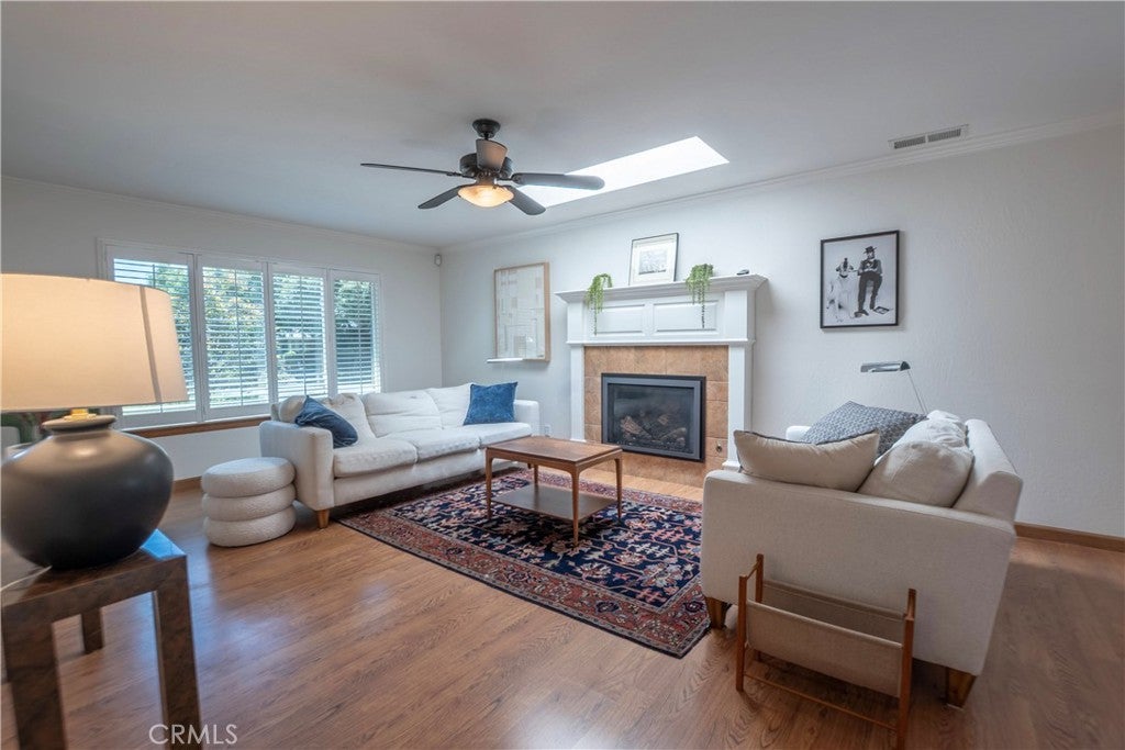 1050 Holben