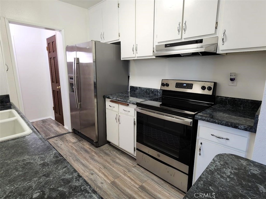 18307 Burbank Boulevard 14