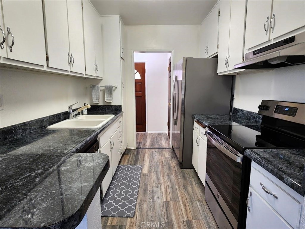18307 Burbank Boulevard 14