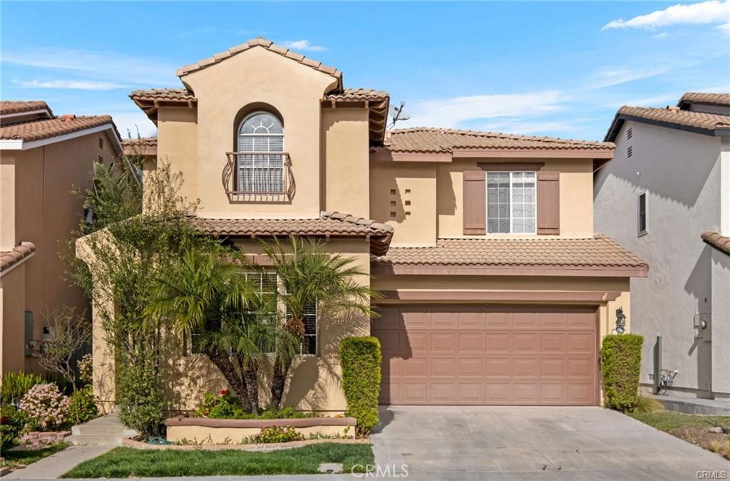 Welcome to this beautifully upgraded 3-bedroom, 2.5-bathroom townhome located in the desirable gated Village Cottages community in the heart of Aliso Viejo. With 1,673 sq ft of bright, open living space, this home offers comfort, style, and convenience. Enjoy a newly remodeled gourmet kitchen featuring Quartz countertops, black and stainless steel appliances, and a rare breakfast bar. The kitchen flows seamlessly into the spacious dining and family room, complete with a cozy fireplace and direct access to the private backyard—perfect for indoor-outdoor living.
Additional features include:Located near parks, hiking trails, restaurants, and shopping, Easy access to the 73 Toll Road and major freeways, Walking distance to a top-rated elementary school. Don’t miss this opportunity to lease a beautiful home in one of Aliso Viejo’s most sought-after communities. Available in mid July.