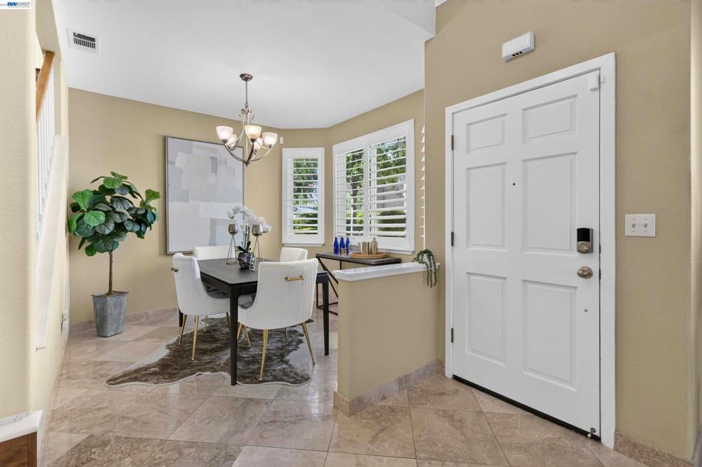 305 Sutton Cir