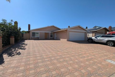 Photo of 11416 Osoyoos Pl Pl, San Diego, CA 92126 (MLS # 250038547SD)