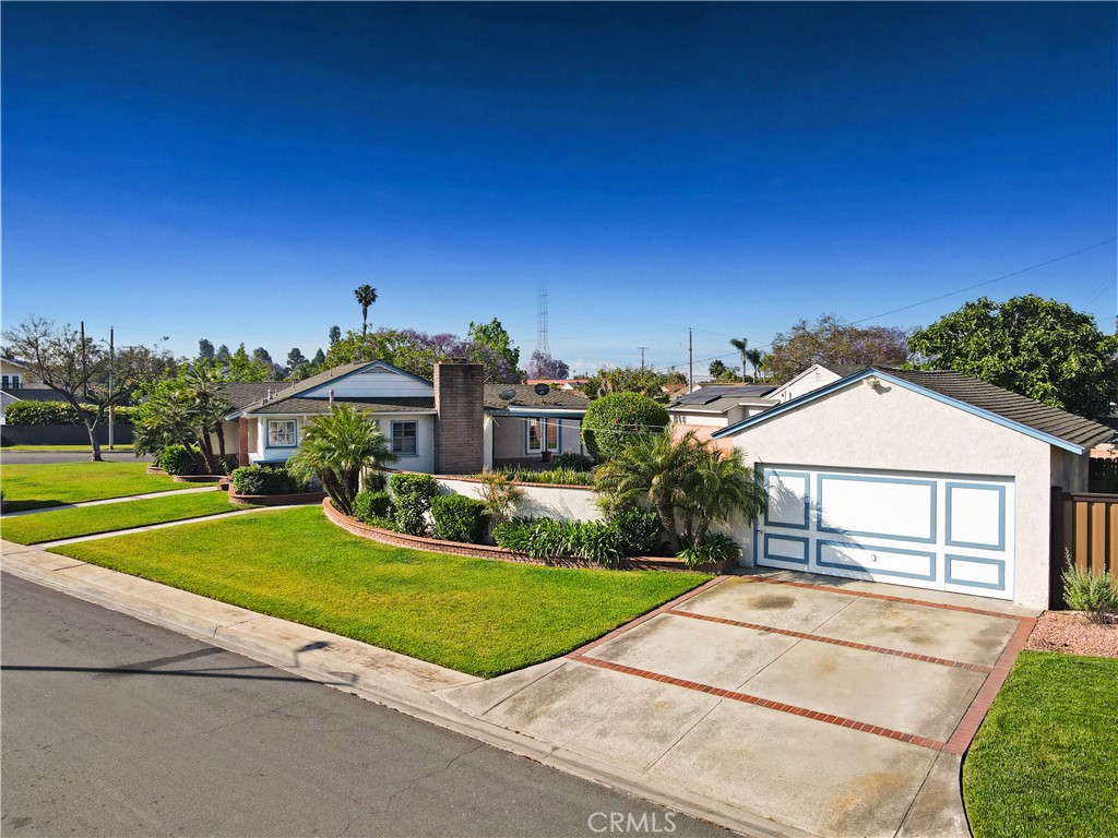7228 Bairnsdale Street