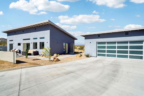 Photo of 6792 San Angelo Avenue, Joshua Tree, CA 92252 (MLS # 219145528DA)