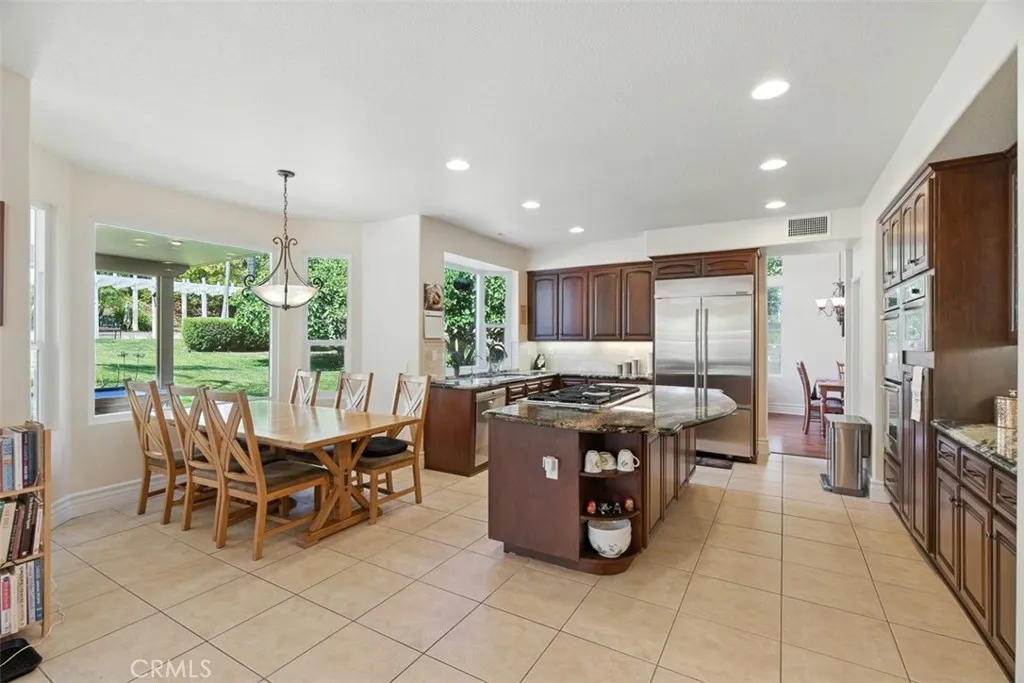 Upland, California 91784, United States, 4 Bedrooms Bedrooms, ,4 BathroomsBathrooms,Residential,Pending,166036