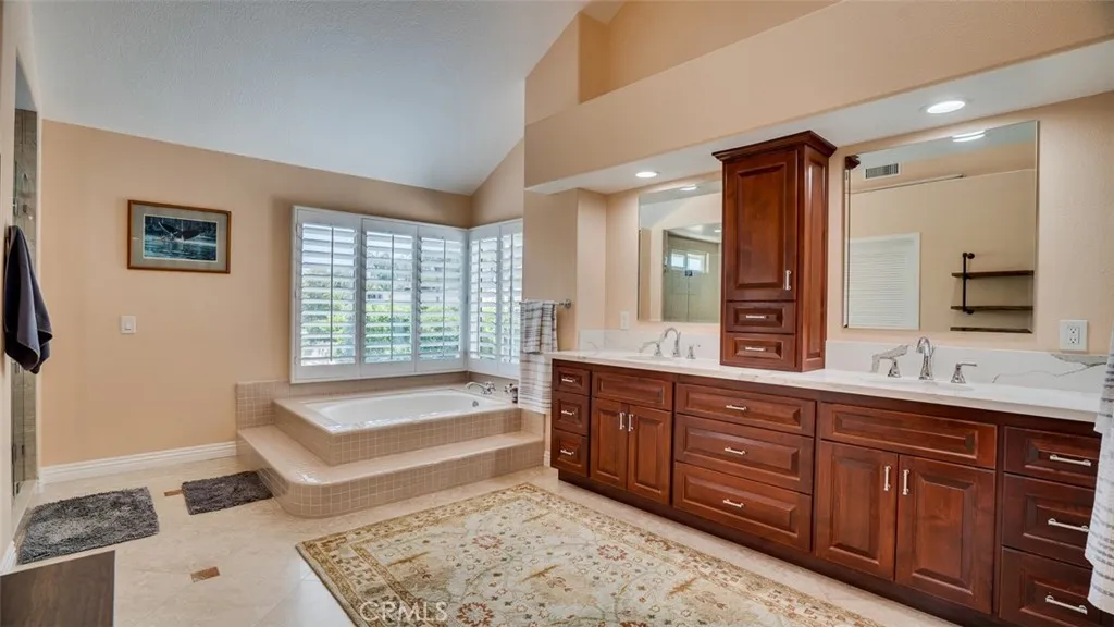 Upland, California 91784, United States, 4 Bedrooms Bedrooms, ,4 BathroomsBathrooms,Residential,Pending,166036