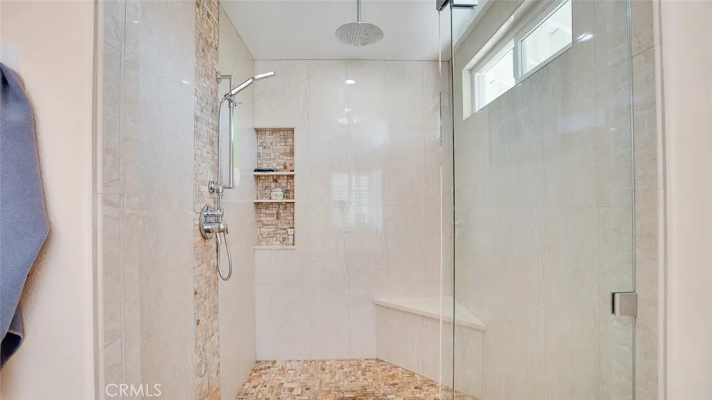 Upland, California 91784, United States, 4 Bedrooms Bedrooms, ,4 BathroomsBathrooms,Residential,Pending,166036