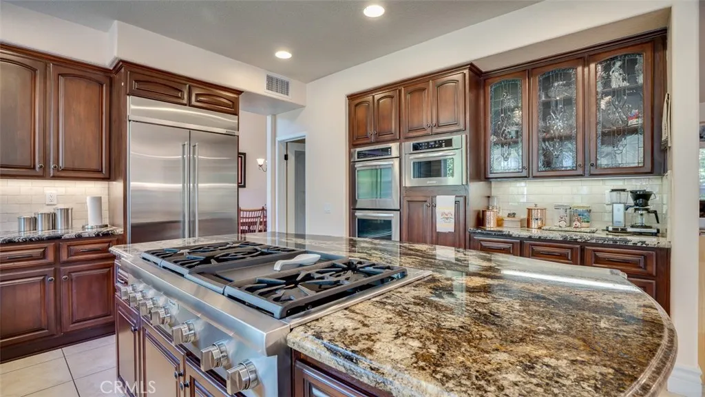 Upland, California 91784, United States, 4 Bedrooms Bedrooms, ,4 BathroomsBathrooms,Residential,Pending,166036