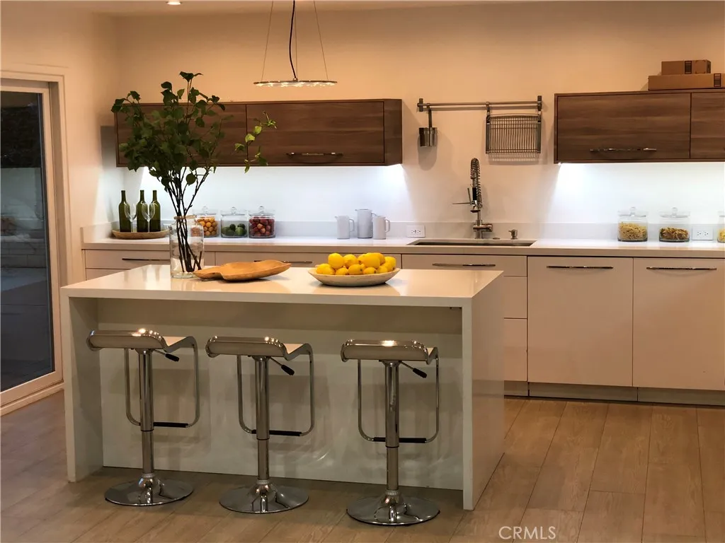 Valley Village, California 91607, United States, 4 Bedrooms Bedrooms, ,3 BathroomsBathrooms,Residential,Active,235950