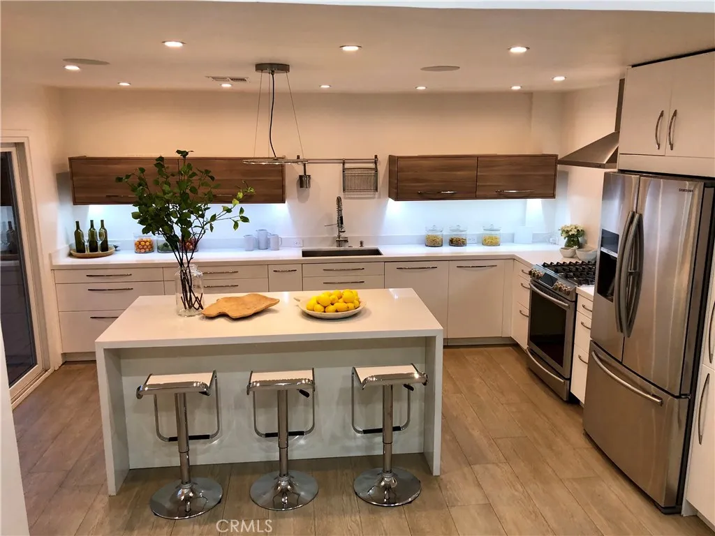 Valley Village, California 91607, United States, 4 Bedrooms Bedrooms, ,3 BathroomsBathrooms,Residential,Active,235950